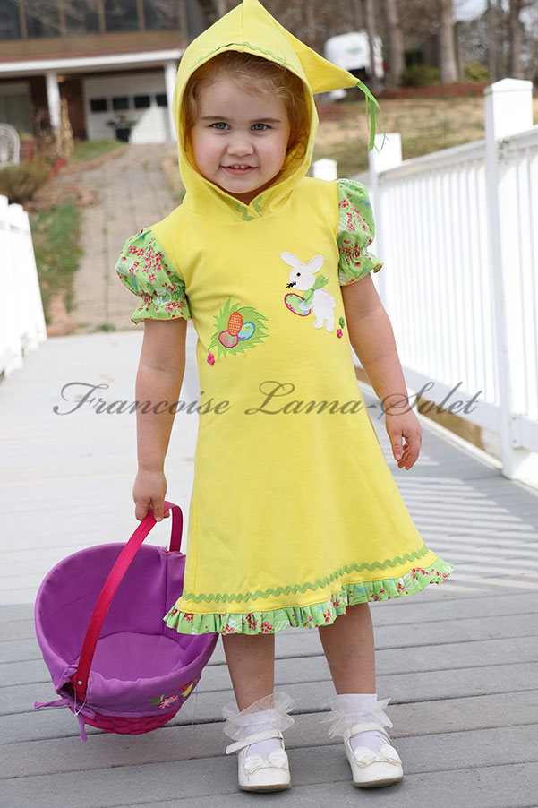 Girl’s hoodie knit dress with short puff sleeves handmade with yellow cotton jersey and applique with a bunny – Easter Bunny